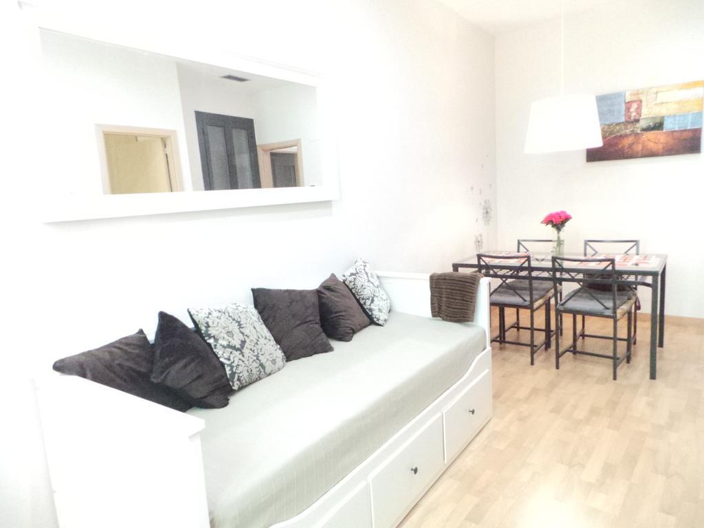 Apartments Carrer De La Riereta,15 Барселона Экстерьер фото